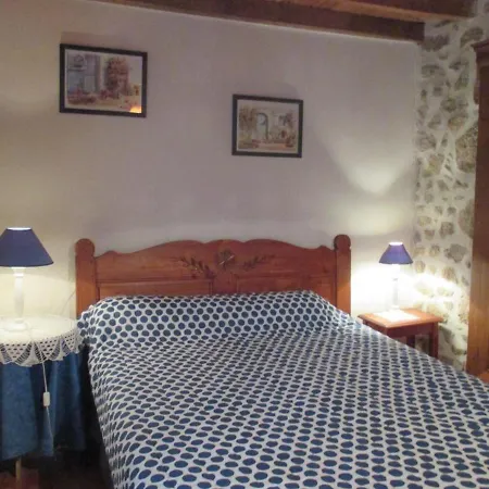Grande Maison En Pierres Avec Jardin Clos, Proche Des Stations Thermales Et Des Volcans D'auvergne - Fr-1-489-198 Holiday home Marcillat-en-Combraille